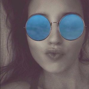 Meet your Posher, Hailey